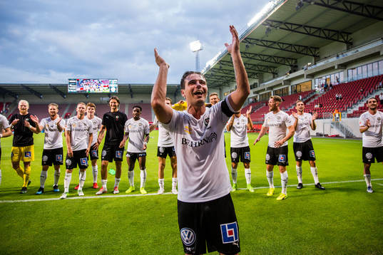 Örebros Nordin Gerzic jublar