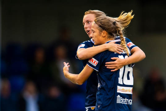 Linköpings Filippa Angeldal jublar efter att ha gjort 0-2