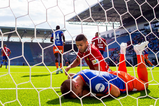 Hólmbert Aron Fridjónsson of Aalesund and Ahmed El-Amrani of Skeid