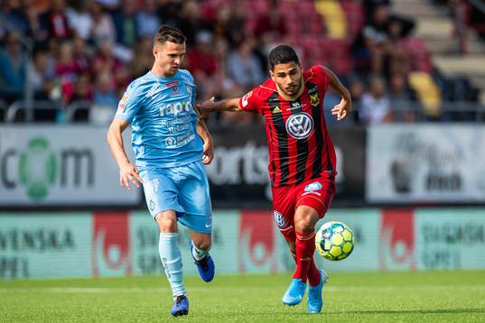 AFC Eskilstunas Kadir Hodzic och Östersunds Hosam Aiesh