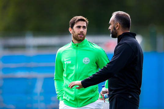 Västerås Carlos Gaete Moggia och Frejs tränare Janne Mian