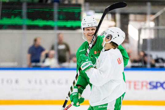 Erlend Lesund jublar