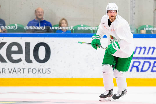 Rögles Simon Ryfors jublar