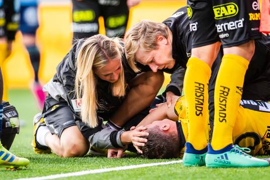 Elfsborgs Jon Jönsson har ont och kollas till