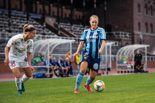 Rosengårds Jelena Cankovic och Djurgårdens Irma Helin