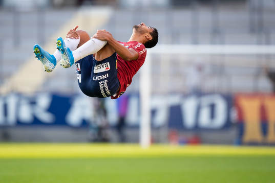 Örgrytes Ailton Almeida jublar efter 1-0