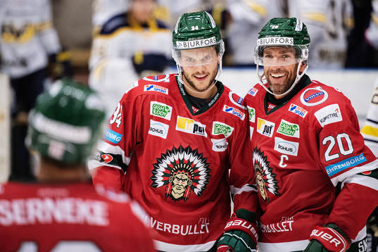 Frölundas Theodor Lennström och Joel Lundqvist jublar
