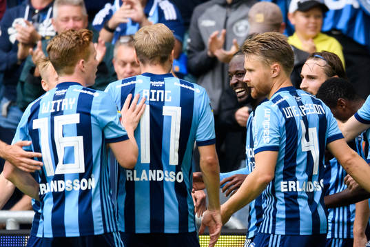 Djurgårdens Mohamed Buya Turay jublar efter att han gjort 2-0