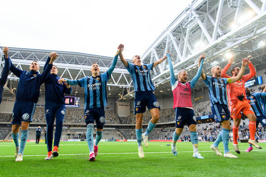 Djurgårdens spelare tackar publiken