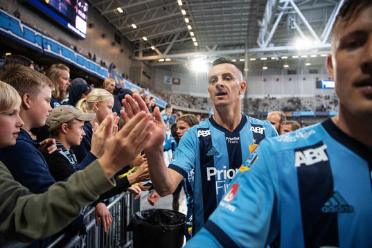 Djurgårdens Haris Radetinac tackar publiken