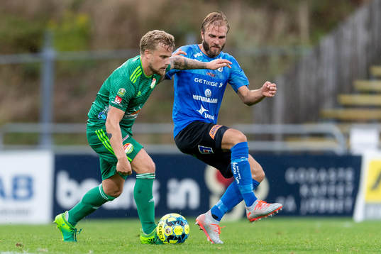 Dalkurds Emil Berger och Halmstads Jesper Westerberg