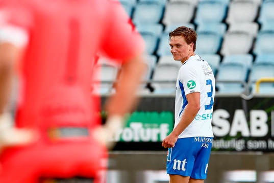 IFK Norrköpings Rasmus Lauritsen efter sitt 2-0-mål (och Elfsborgs målvakt Kevin Stuhr Ellegaard i förgrunden)