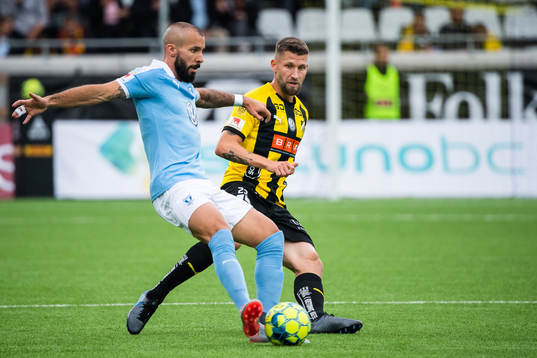 Malmö FFs Guillermo Molins och Häckens Joona Toivio i