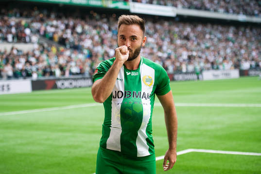 Hammarbys Muamer Tankovic jublar efter att han gjort 2-0