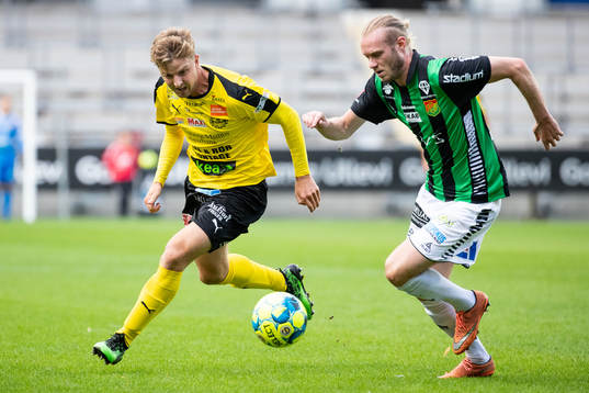 Mjällbys Joel Nilsson och GAIS Alexander Angelin