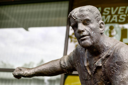 Gunnar Nordahl staty