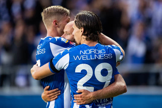 IFK Göteborgs Robin Söder jublar med Sebastian Eriksson