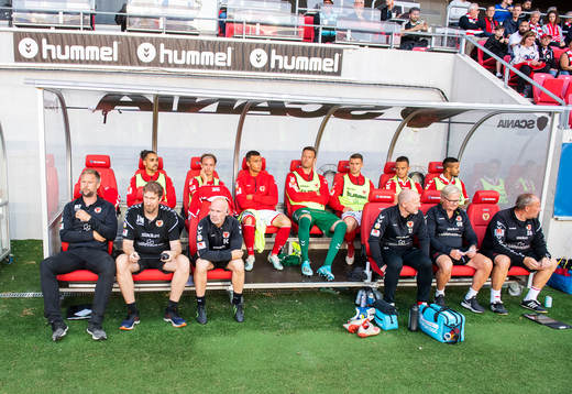 Kalmars tränare Magnus Pehrsson och assisterende tränare