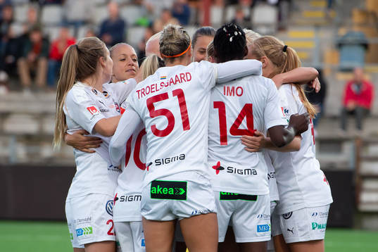 Rosengårds spelare jublar