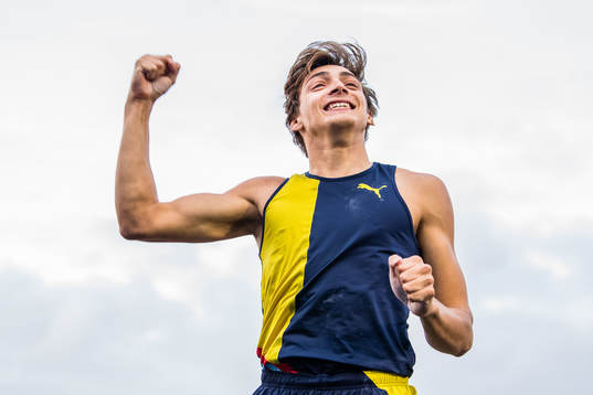 Armand Duplantis, Upsala IF, jublar när han