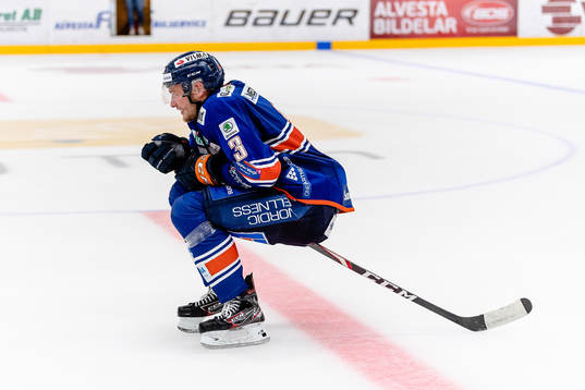 Växjös Oliver Bohm jublar