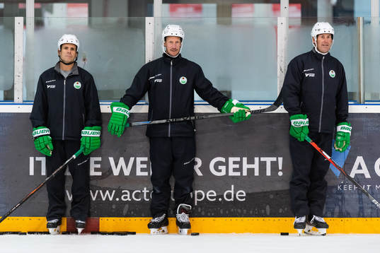 Assisterande tränare Cory Murphy, målvaktstränare Magnus