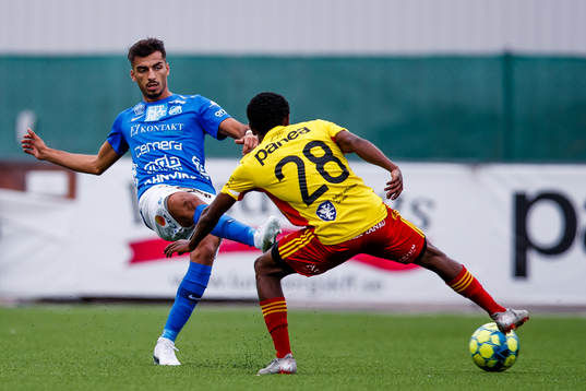 Norrbys Abbas Mohamad och Syrianskas Beneyam Belye Demte