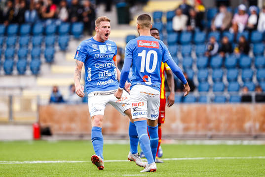 Norrbys Abdelrahman Saidi jublar med Nicklas Savolainen