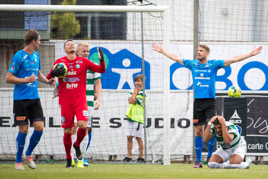 Dömd straff, Halmstads Alexander Berntsson , Västerås
