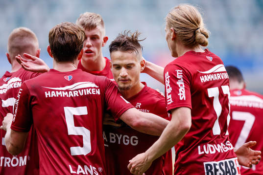 Örgrytes Anton Lans och Amin Affane jublar