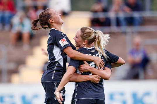 Göteborgs Elin Rubensson jublar med Julia Zigiotti Olme