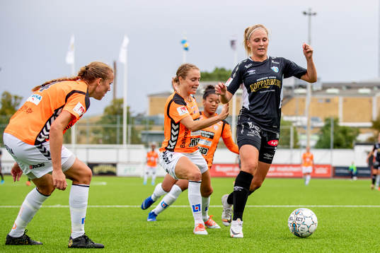 Göteborgs Karin Lundin mot Kristianstads Therese Ivarsson,