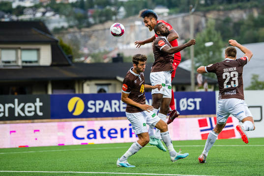 Bismar Gilberto Acosta Evans of Brann and Olivier Occean of Mjøndalen