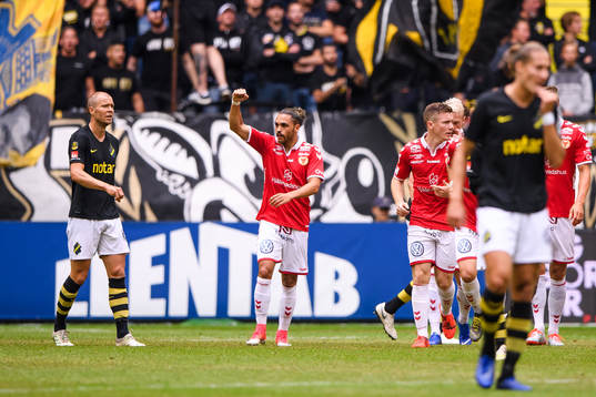 Kalmars Alexander Jakobsen jublar