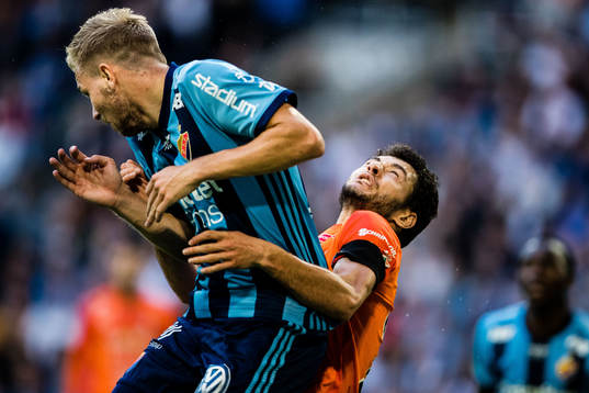 Djurgårdens Jonathan Ring och AFC Eskilstunas Anel Rashkaj