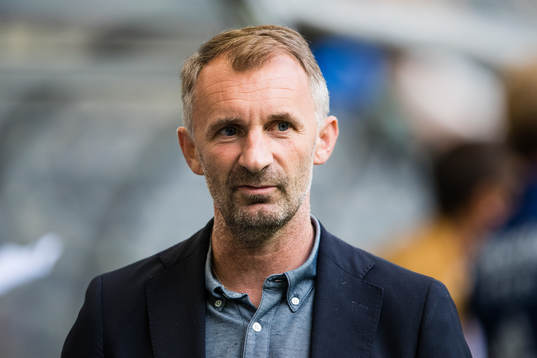 AFC Eskilstunas tränare Nemanja Miljanvoic innan