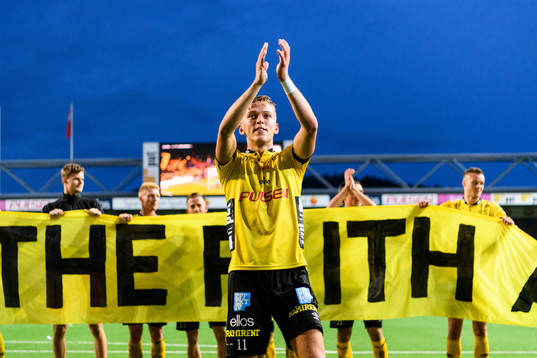 Elfsborgs spelare med Jesper Karlsson tackar publiken