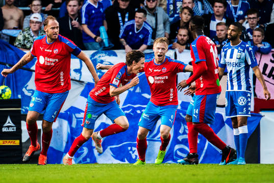 Helsingborgs Andreas Granqvist, Max Svensson, Andreas Landgren och Mohammed Abubakari jublar efter 1-0