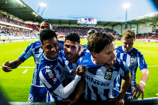 IFK Göteborgs Lasse Vibe jublar med lagkamrater