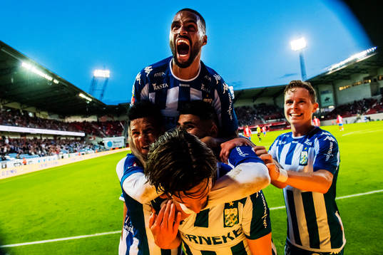 IFK Göteborgs Lasse Vibe jublar med lagkamrater