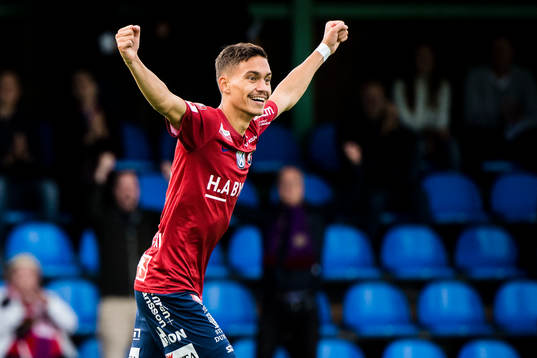 Örgrytes Fredrik Zanjanchi jublar