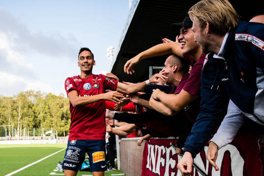 Örgrytes Fredrik Zanjanchi jublar