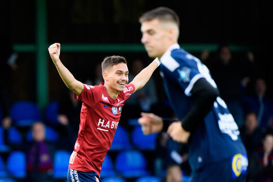 Örgrytes Fredrik Zanjanchi jublar