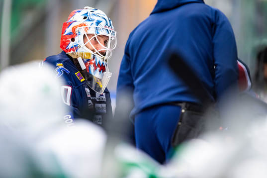 Linköpings målvakt Jonas Gustavsson bytes ut