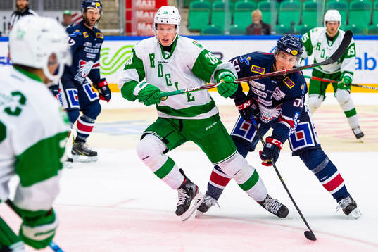 Rögles  Anton Bengtsson och Linköpings Robin Johansson