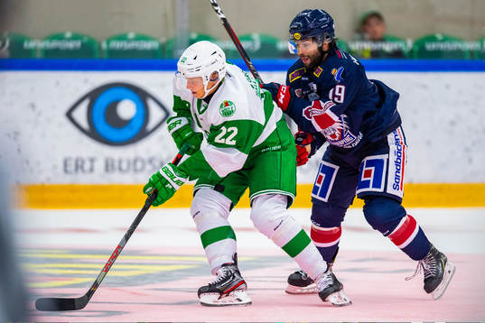 Rögles Samuel Jonsson och Linköpings Joe Whitney