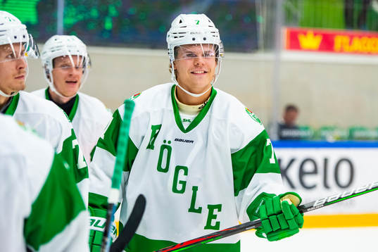 Rögles  Erlend Lesund jublar
