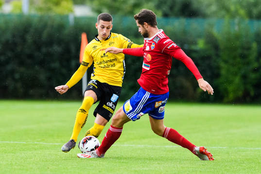 Elfsborgs Arian Kabashi och Gauthiods Erik Forsblad