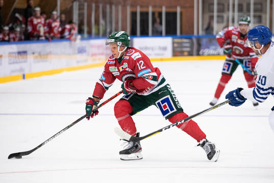 Frölundas Max Friberg mot Leksands Johan Fransson