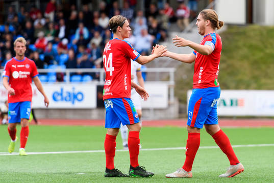 Helsingborgs Filip Sjöberg och Charlie Weberg jublar